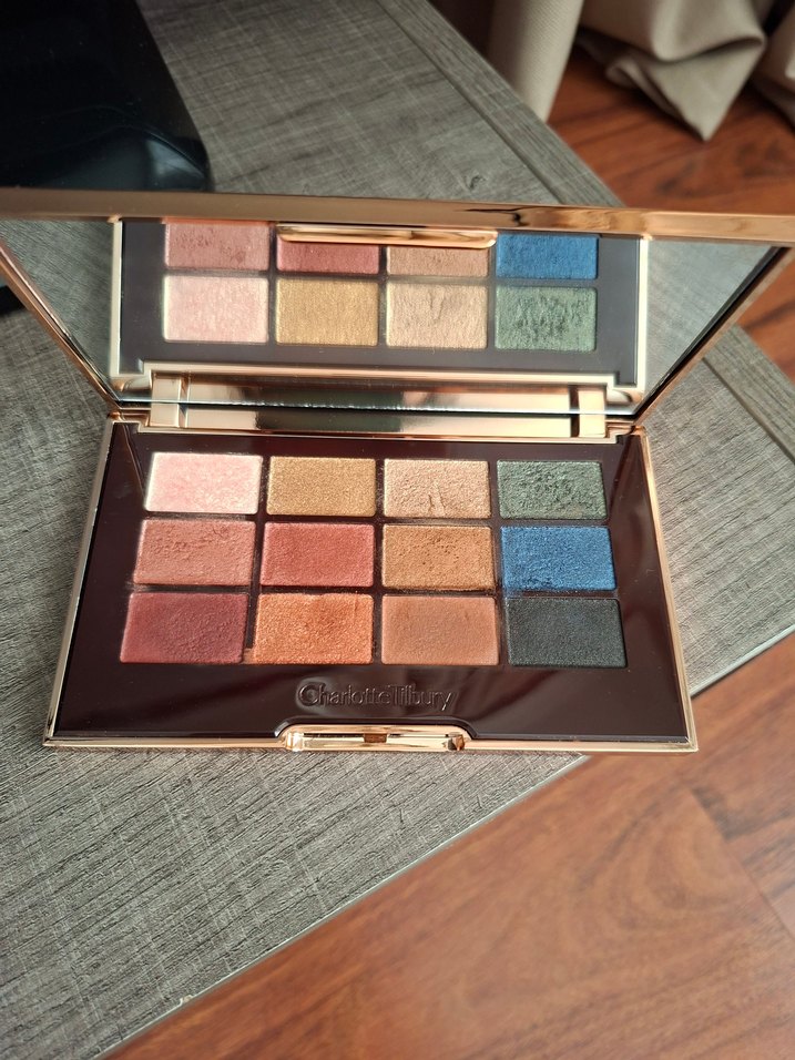 Charlotte Tilbury Çok Renkli Göz Farı Paleti - Görsel 5