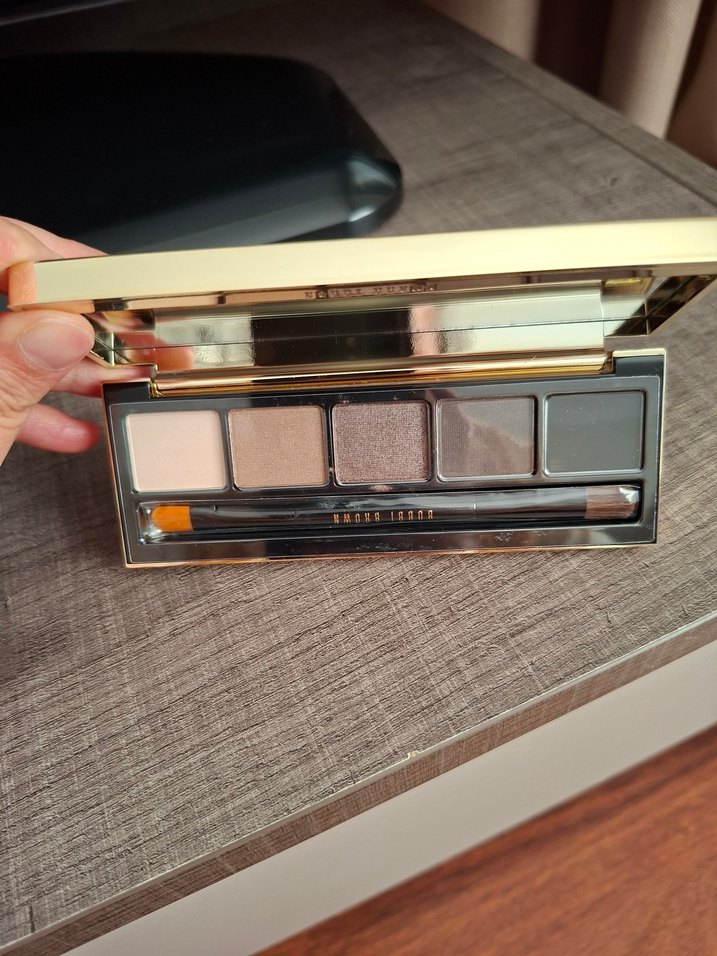 Bobbi Brown Bej Tonlarda Göz Farı Paleti - Görsel 3