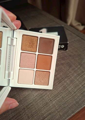 Fenty Beauty Bej Tonlarda Altı Renkli Far Paleti - Görsel 2
