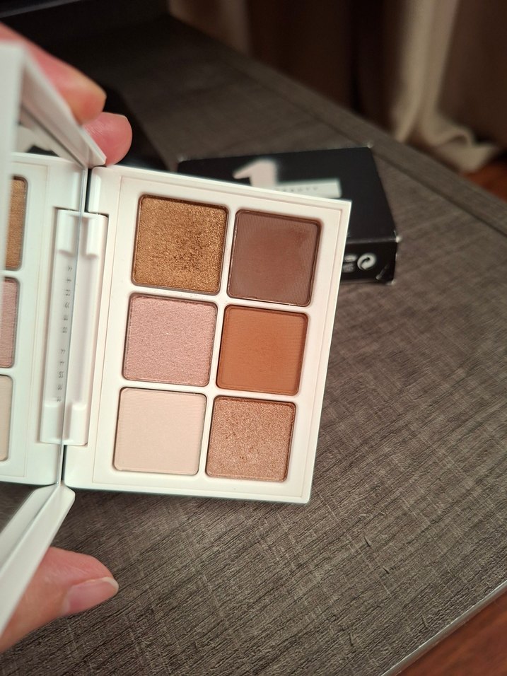 Fenty Beauty Bej Tonlarda Altı Renkli Far Paleti - Görsel 2