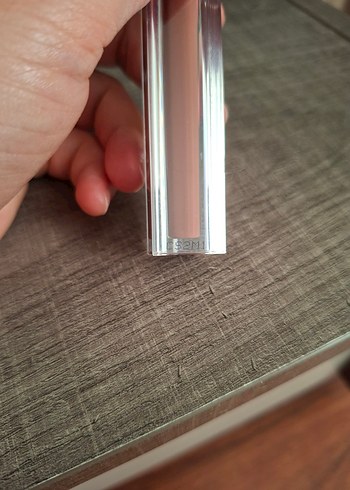 Rare Beauty gloss - Görsel 3