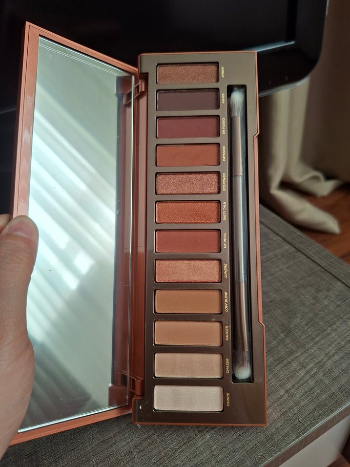 Urban decay Bej Tonlarda Göz Farı Paleti - Görsel 4