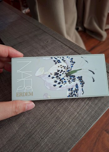 Nars Bej Tonlarda Altı Renkli Göz Farı Paleti - Görsel 4