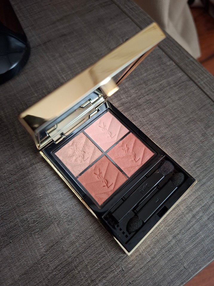 Yves Saint Laurent Bej Tonlarında Göz Farı Paleti - Görsel 3