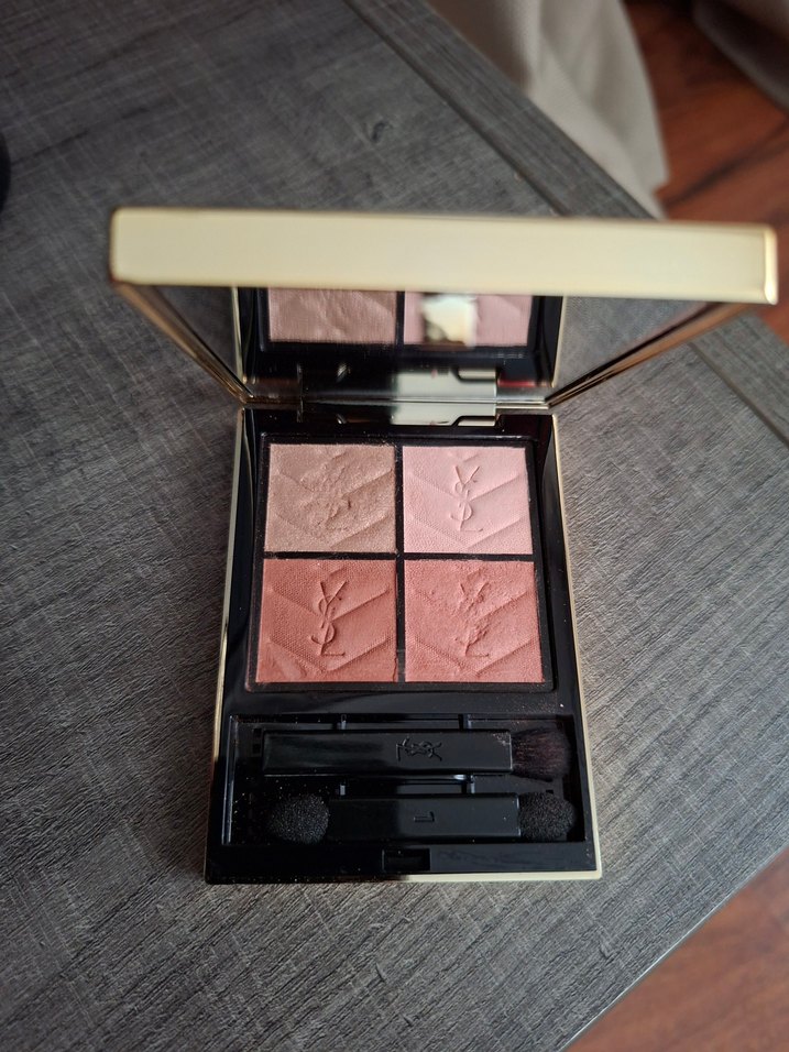 Yves Saint Laurent Bej Tonlarında Göz Farı Paleti - Görsel 2