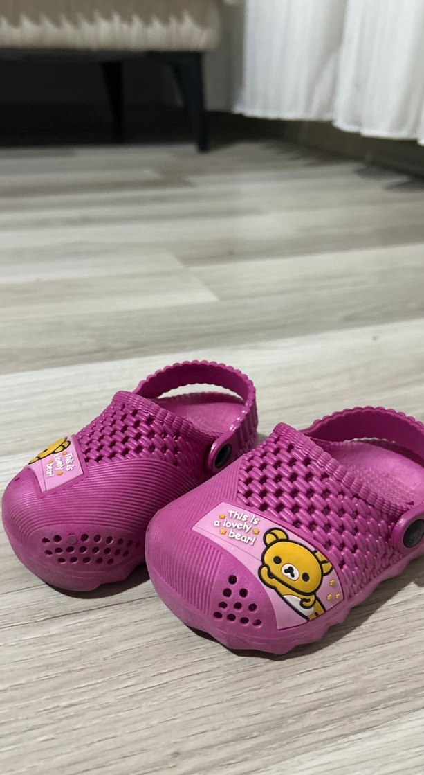 Kız Çocuk Pembe Kaydırmaz Bantlı Terlik - Görsel 3