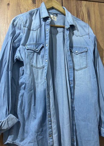 Düğmeli Mavi Denim Kadın Gömlek - Görsel 2