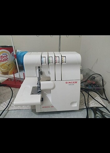 Singer overlock makinesi
