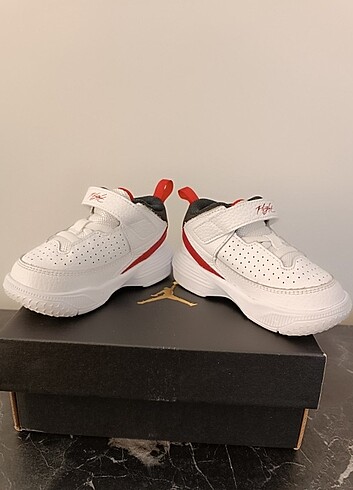 22 Beden Orjinal Nike Jordan Max Aura