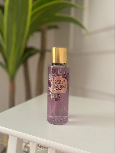 Victorias secret diamond petals