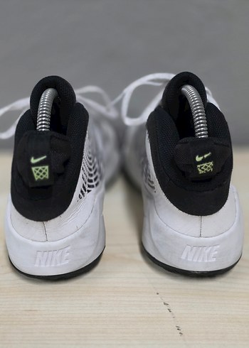 38 Beden beyaz Renk Nike Team Hustle D9