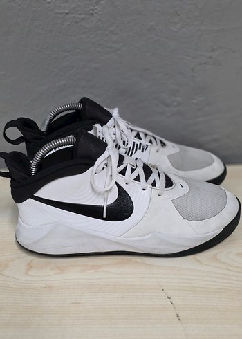 Nike Nike Team Hustle D9