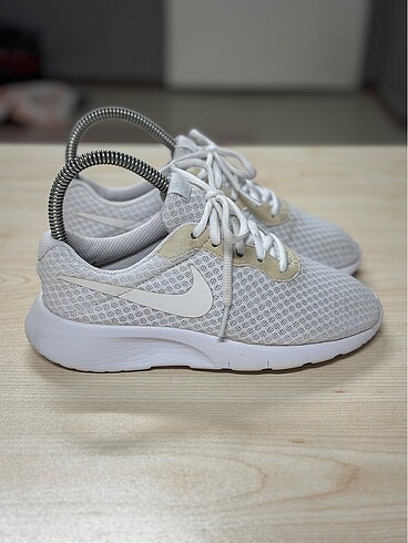 35,5 Beden Nike Tanjun?