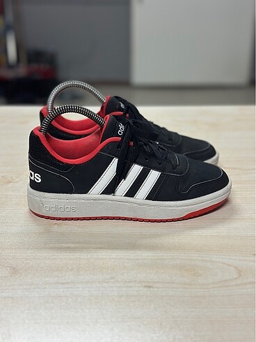 35,5 Beden Adidas Hoops 2.0?