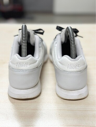 38 Beden beyaz Renk Nike Md Runner 2?