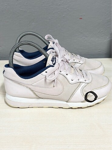 36,5 Beden Nike Md Runner 2?