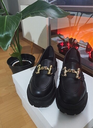 Gucci model loafer