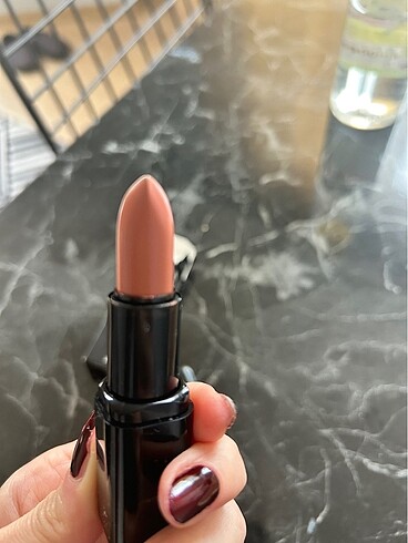 Beden Kiko Smart Fusion Lipstick 404