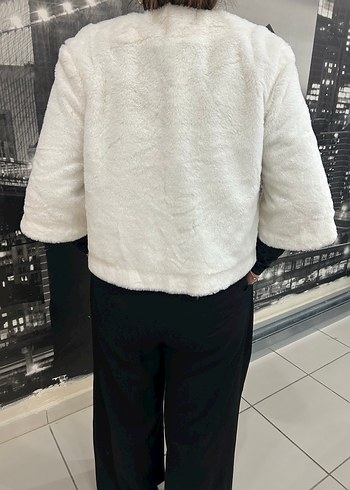 s Beden beyaz Renk Beyaz Kürklü Mini Streetwear Ceket