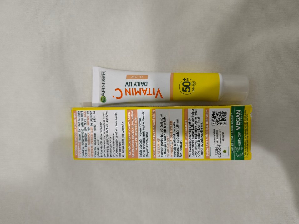 Garnier C Vitamini Parlak Güneş Koruyucu SPF 50+ - Görsel 2