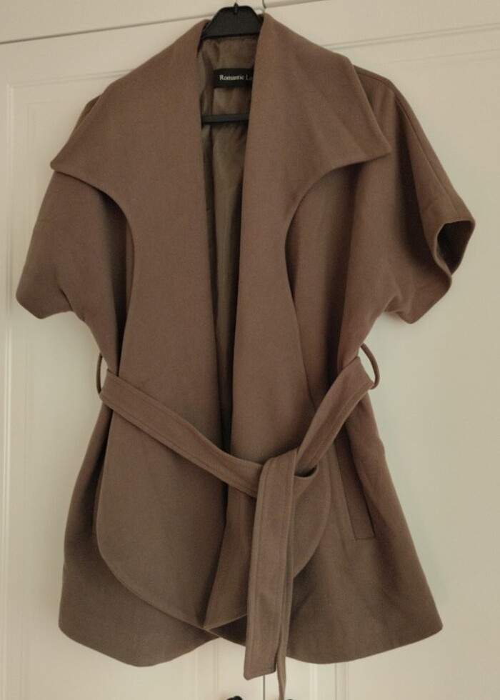 Kadın kısa kollu kale kaban - Görsel 4