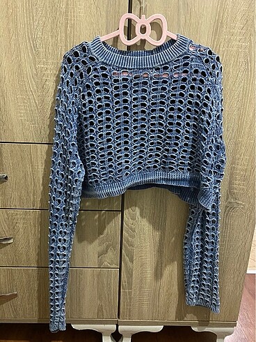 CROP DELİKLİ TRİKO mu demeliyim?