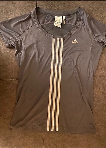 Adidas spor tshirt