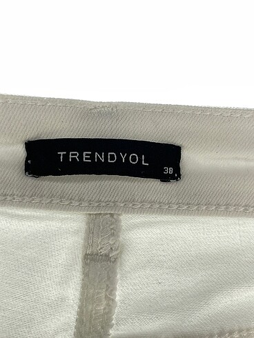 38 Beden beyaz Renk Trendyol & Milla Skinny %70 İndirimli.
