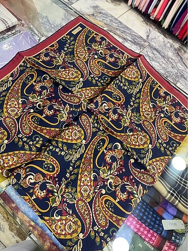  Beden çeşitli Renk Belli Twill İpek Eşarp