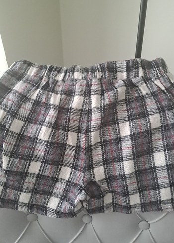 Düğmeli Ekose Desenli Gri Kız Şortu - Görsel 3