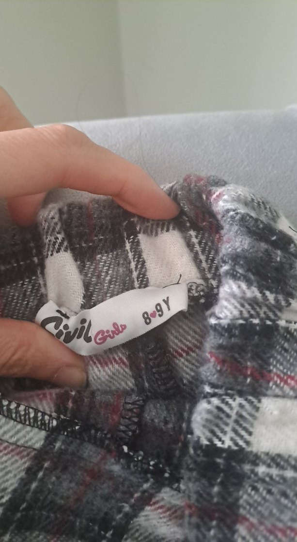 Düğmeli Ekose Desenli Gri Kız Şortu - Görsel 2