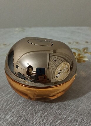 DKNY Golden delicious