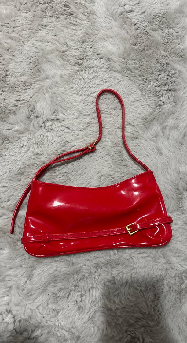 Kırmızı Parlak Deri Tokalı Kadın Çanta - Görsel 4