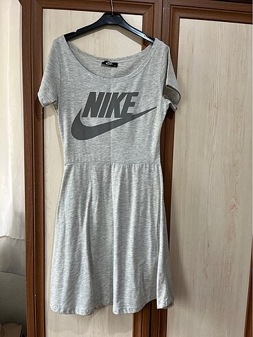 Nike spor elbise tenis elbisesi