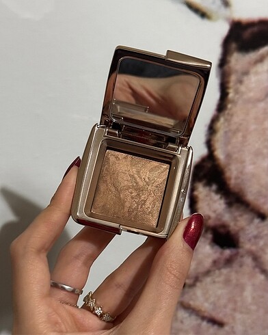 Hourglass Hourglass lighting bronzer