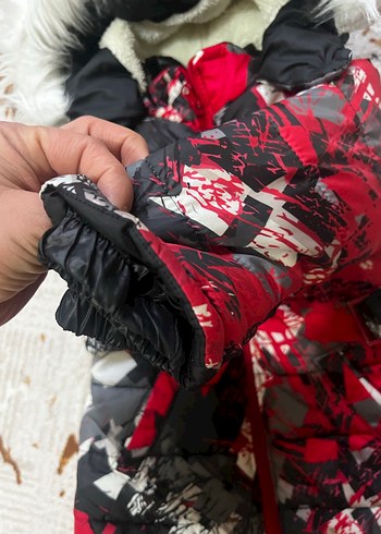 Kırmızı Kapüşonlu Kürklü Erkek -kız Çocuk Mont - Görsel 4