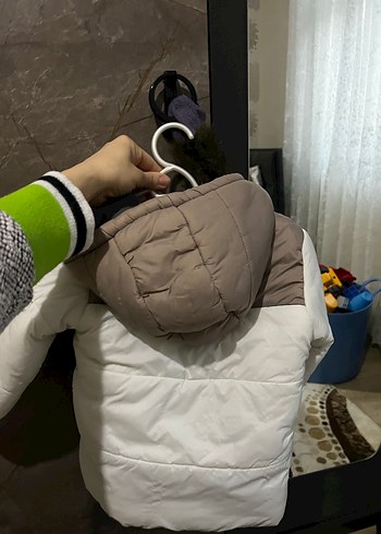 Kapüşonlu Erkek Çocuk Beyaz Mont - Görsel 5