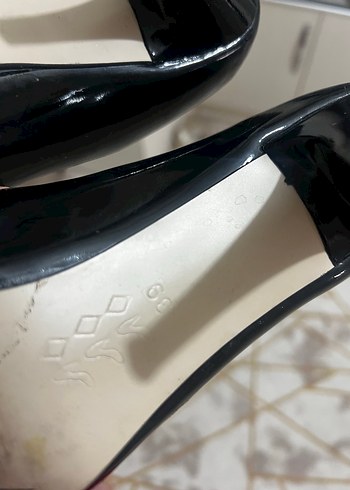 Parlak Siyah Yılan Desenli Stiletto Topuklu - Görsel 9