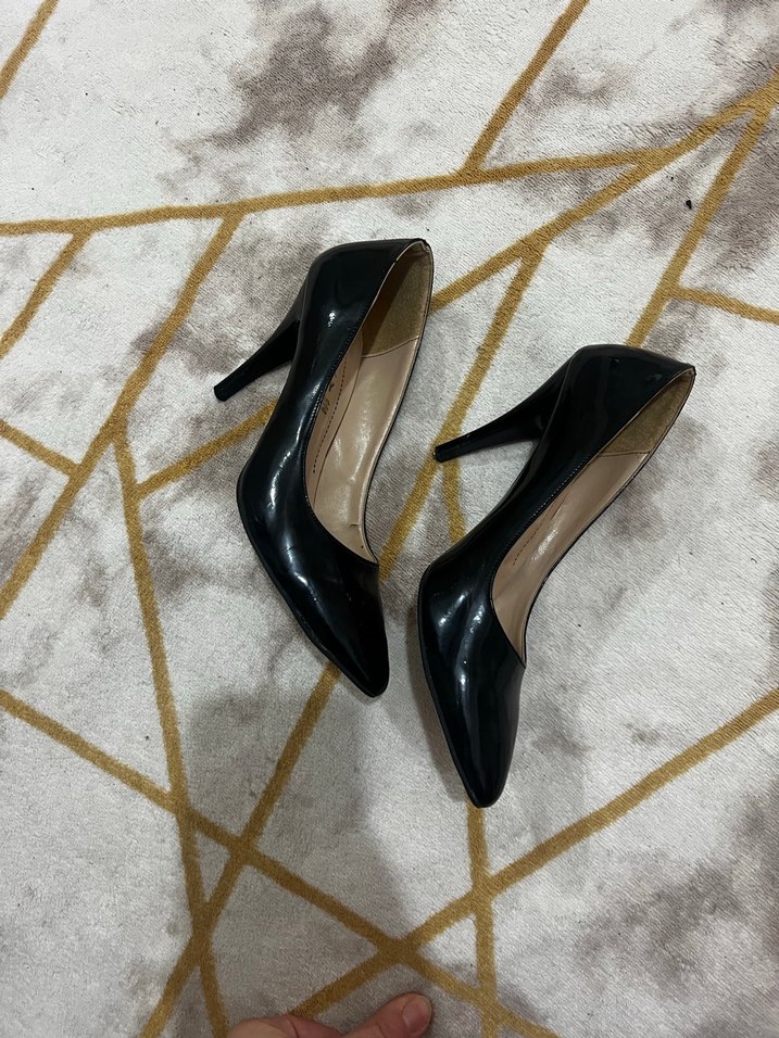 Parlak Siyah Yılan Desenli Stiletto Topuklu - Görsel 3