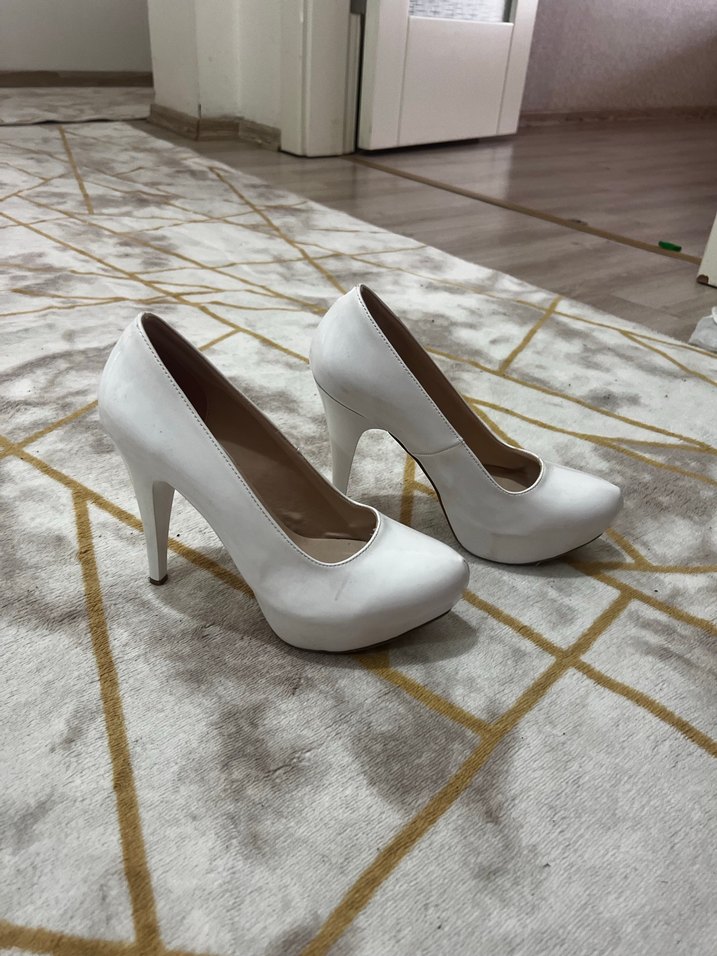 Beyaz Rugan Kadın Stiletto Topuklu Ayakkabı - Görsel 4