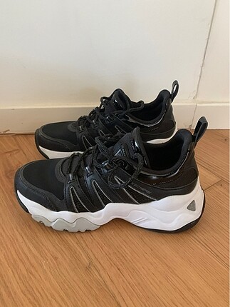 Skechers Skechers cok az kullanıldı orjinal ürün