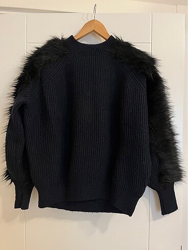 H&m lacivert kazak kolları siyah kürk detaylı