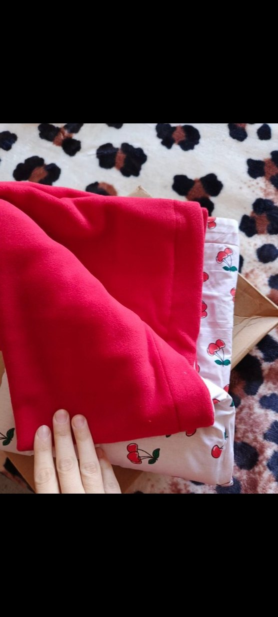 Renkli Baskılı Kırmızı Çocuk Battaniyesi - Görsel 2