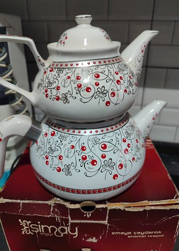 Beyaz Emaye Renkli Desenli Çaydanlık