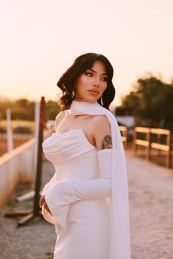 Beyaz Drapeli Straplez Uzun Abiye - Görsel 4