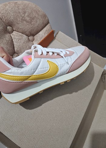 Pembe Nike Spor Stiletto Topuklu Sneaker - Görsel 4