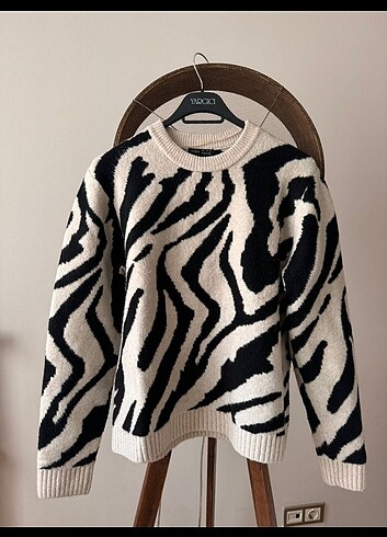 l Beden Oysho zebra kazak