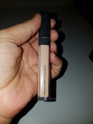 ? dolu ,concealer 