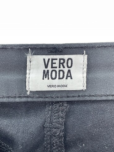 28 Beden siyah Renk Vero Moda Jean / Kot %70 İndirimli.