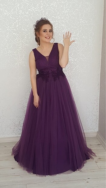 Nişan elbisesi